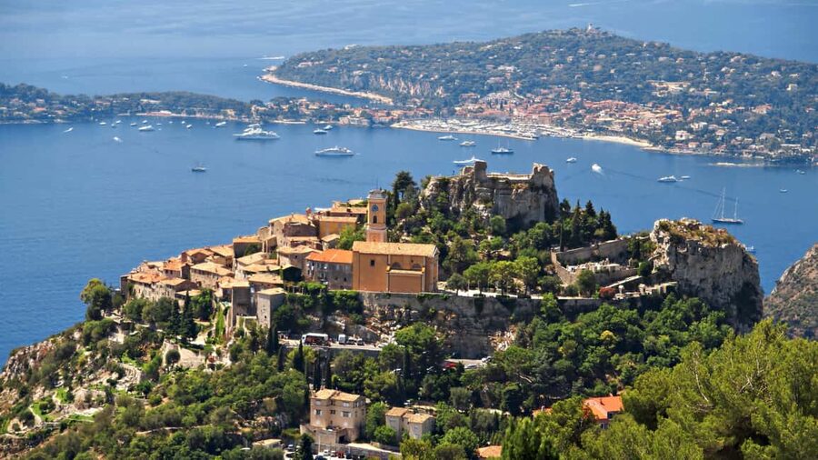 20-minute panoramic flight from Nice - Continuing East Toward Italy’s Shores in One Seamless Hop