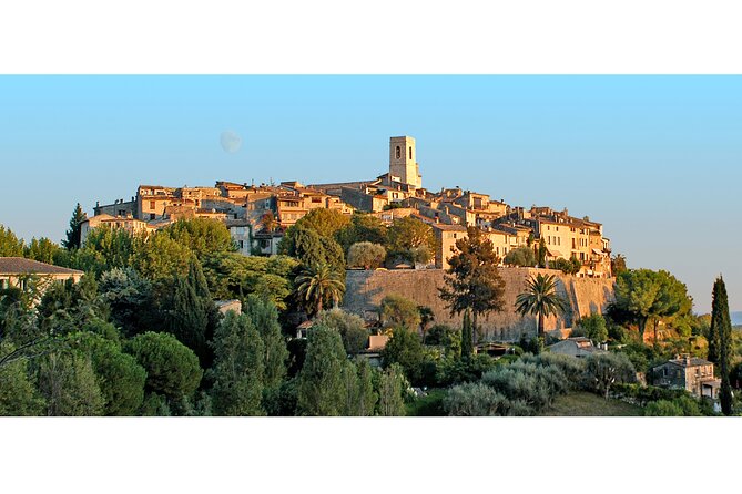 Cannes, Antibes and St-Paul-de-Vence Full-Day from Villefranche Small group tour - Meeting at 9:00 and Settling Into the Van