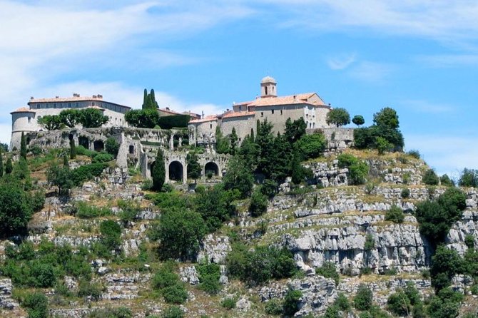 Cannes, Grasse, Gourdon, & Saint-Paul-de-Vence /Day Trip - Saint-Paul-de-Vence: where artists still set the mood