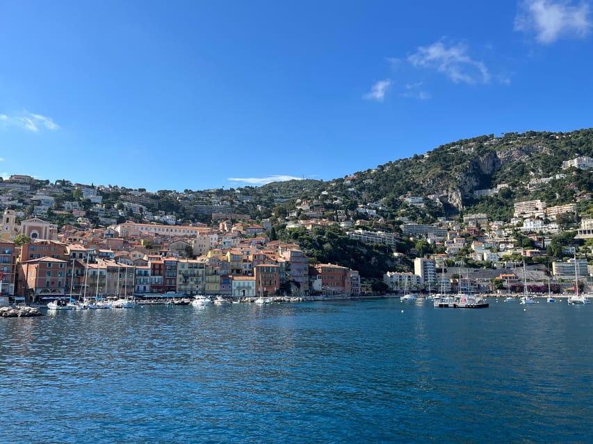 Coastal boat tour from Villefranche-Sur-Mer to Monaco - The sailor commentary in French and English: use it as context, not a test