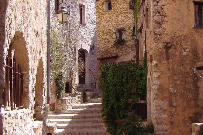 Countryside Tour - Stop 1 in Grasse: perfume culture you can actually see