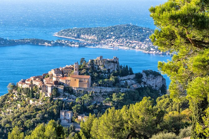 Day Trip: Guided tour of Monaco and Eze, sightseeing . - Oceanographic Museum, Monte-Carlo casino photo stop, and the passport reminder