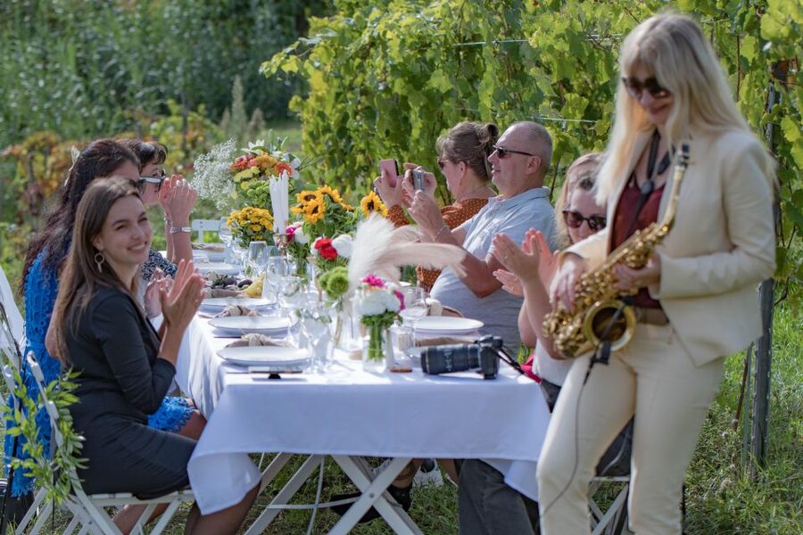Dinner in the vineyard French Riviera - Transport is on you, so plan it like a local