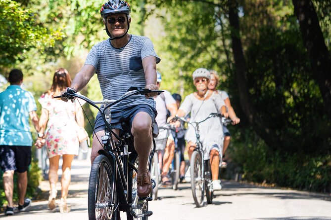 Electric bike rental in Nice - The Bike Setup: Helmet, Basket, and Five Assist Modes