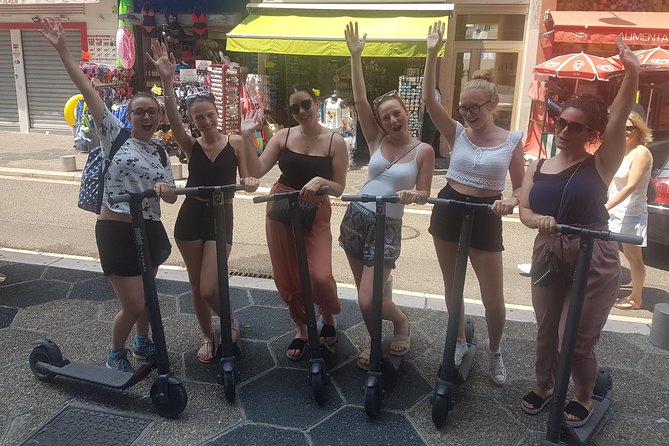 Electric scooter rental in Nice - Included gear that actually matters: headset and padlock