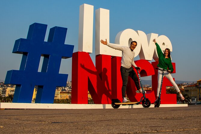 Excursion on electric scooter in Nice - The Unmissable - Port Lympia stop, yachts and historic boats with time to wander