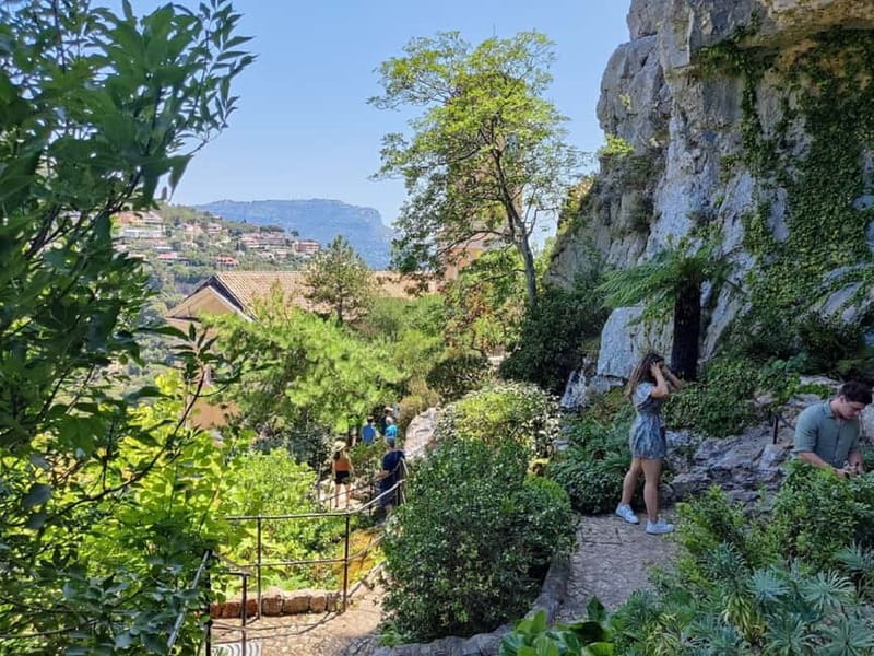Èze: Walking Tour with a Local Guide - Where Èze Starts: Place du Centenaire and the 14th-Century Gate