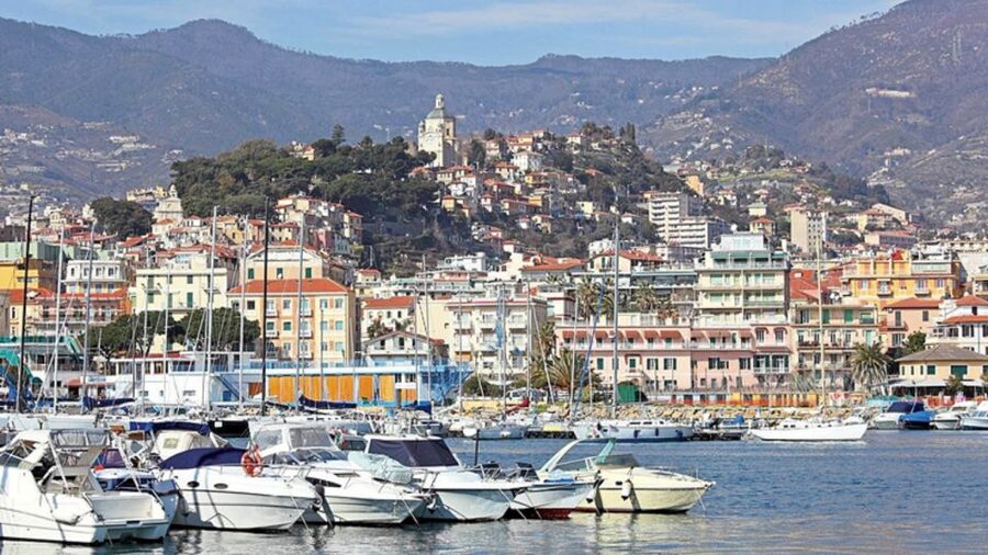 From Nice: Full-Day Italian Market, Menton, & La Turbie Tour - Menton: slow down in the pearl of the Riviera