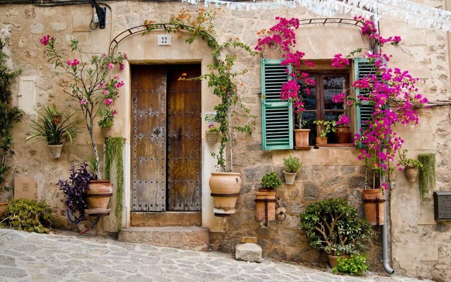 From Nice: Provence and its Medieval Villages Full-Day Tour - Fragonard perfume secrets: what you actually get out of it