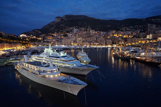 Monaco & Monte-Carlo by night - The Moyenne Corniche viewpoint stop, where the photos happen