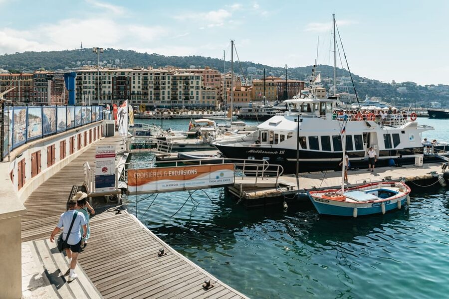 Nice: 1-Hour Sightseeing Cruise to Villefranche Bay - Saint-Jean-Cap-Ferrat villas: the millionaire coast from the sea
