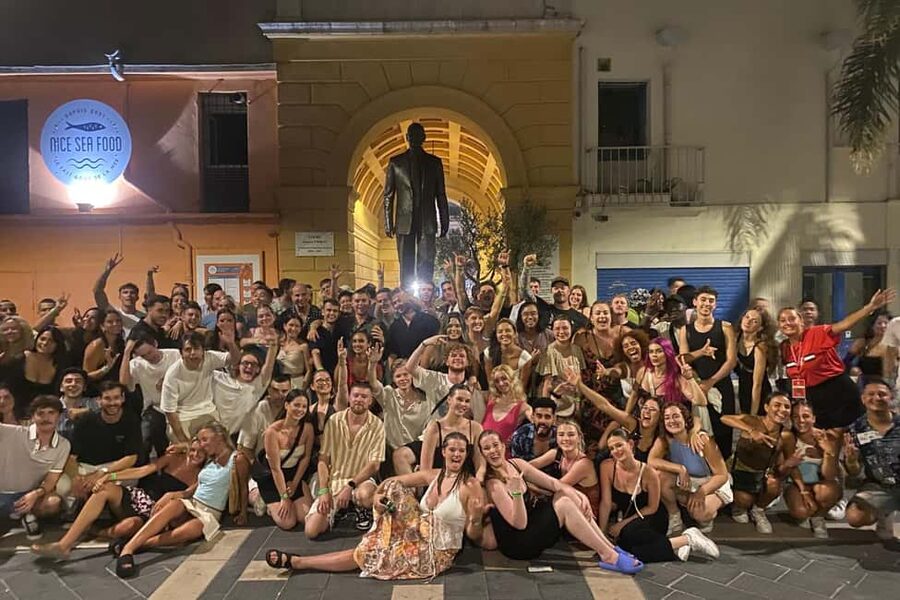 Nice: 4 Bar, 1 Club Riviera Bar Crawl Party with Free Shots - Who This Crawl Is Best For in Nice