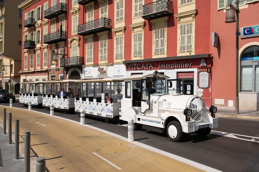 Nice: A gentle ride on a little electric train with a panoramic view - What You See on the Way Up (and Why It Works)