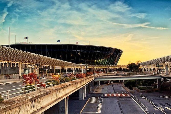 Nice Airport Private Arrival Transfer to Cannes, Monaco or Eze - Meeting your driver at Nice Côte d’Azur Airport, without wandering