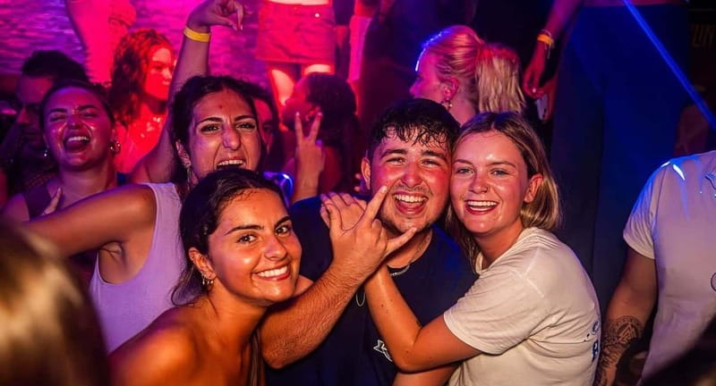 Nice: Bar/Pub Crawl with Free Shots and VIP Entry - Guides, Vibes, and Names You’ll Hear
