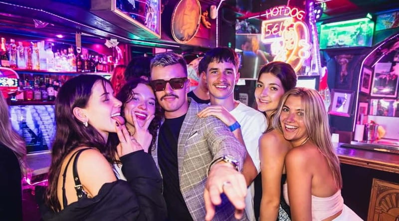 Nice: Bar/Pub Crawl with Free Shots and VIP Entry - The Old Town Part: More Than Just a Walk