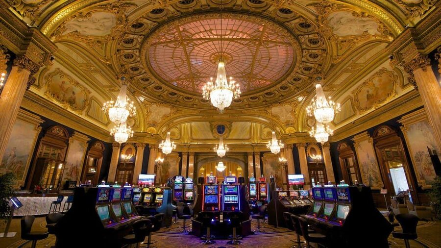 Nice: Formula 1 Track, Monaco, and Monte-Carlo Night Tour - Monte Carlo at Night: Casino Square, Roulette, and Café de Paris