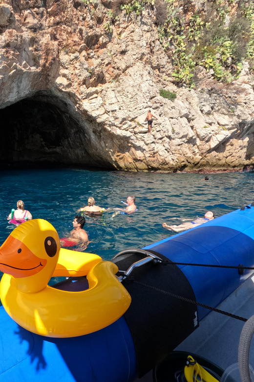 Nice: Mala Caves, Villefranche & Snorkeling Boat Tour - Mala Cave Near Èze: Swim Time, Snorkel Expectations, and Safety