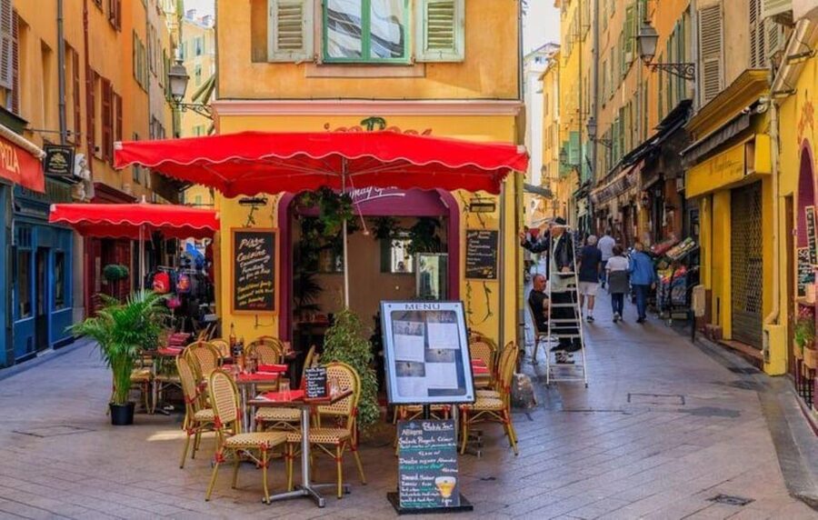 Nice: Old Town Highlights Walking Tour - Opera house facades and the #ILoveNice photo moment