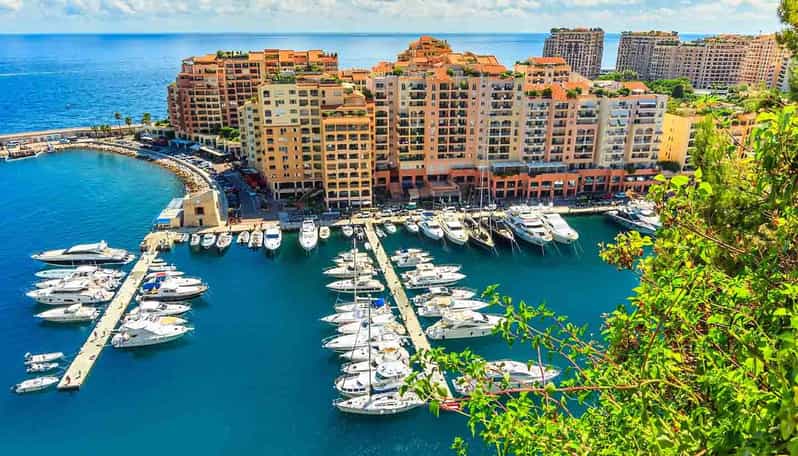 Nice: Private 5-Hour Provence Tour - Formula 1 circuit and Monte Carlo: seeing luxury without the pressure to shop