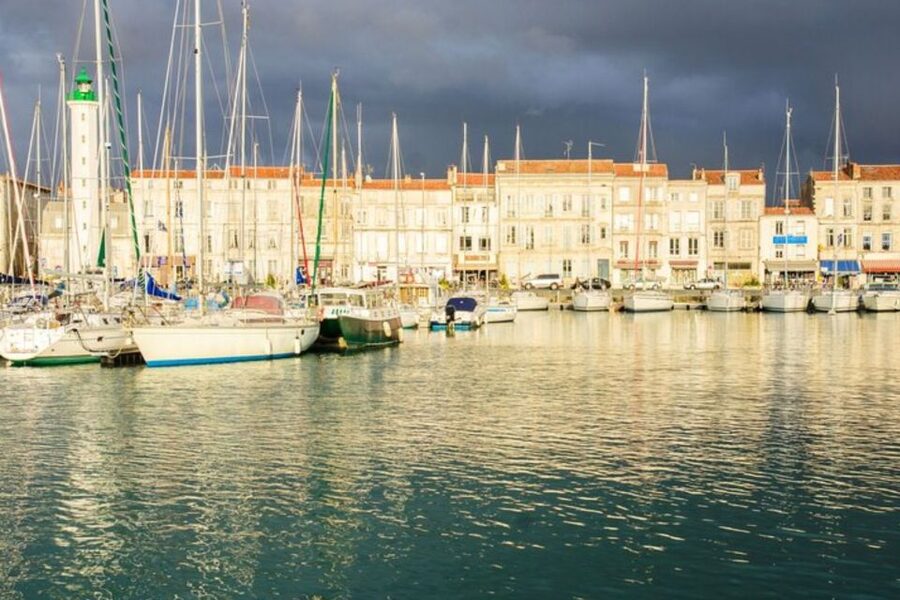 Nice: Private custom tour with a local guide - Public transport support, without turning it into a bus tour