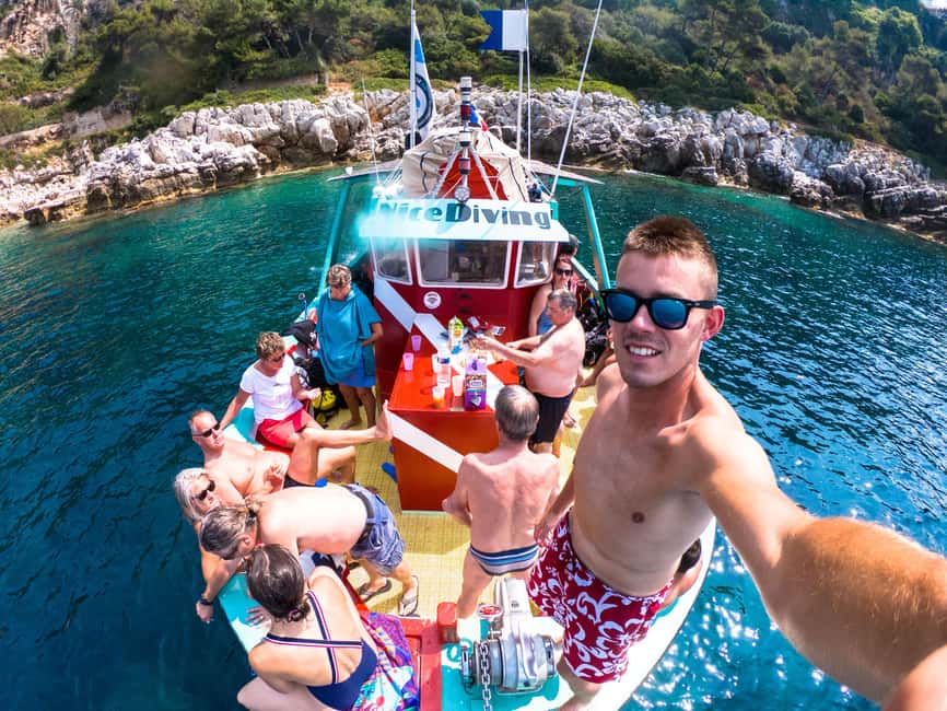 Nice : VIP sea tour with snorkeling & discover scuba - The 30-minute speedboat run: how you travel between sites