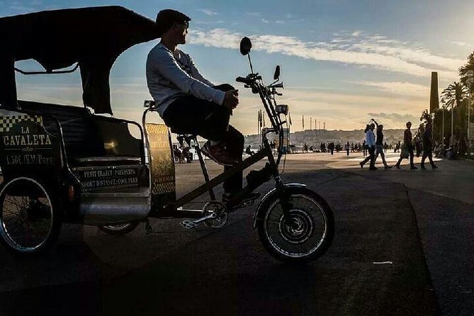 Original Nice city tour ( pedicab-vélo taxi) - Getting picked up at Fontaine du Soleil, then rolling from Place Massena