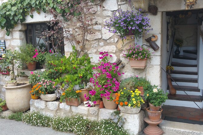 Private Full-day French Riviera and Hilltop Villages Tour - Gourdon fortress above the Valley of the Wolf, plus lavender and gorge views