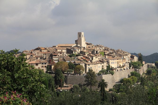 Provence 1/2 day Tour : Saint Paul de Vence, Gourdon, Grasse - Saint-Paul-de-Vence: medieval streets and the artists village vibe