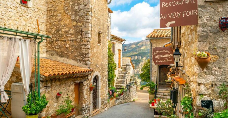Provence Countryside & Medieval Villages Day Trip - A smart Provence loop, built around big sights and short walks
