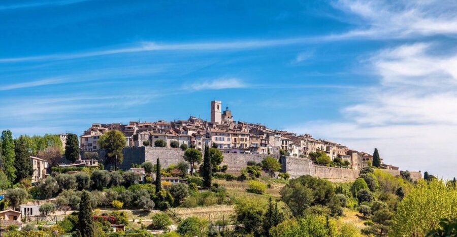 Provence Countryside & Medieval Villages Day Trip - Gourdon cliff views: where lunch can make or break your timing