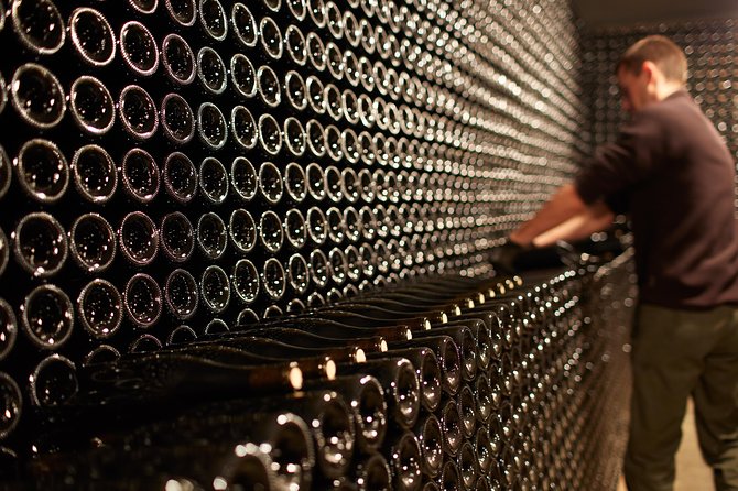 Provence Private Full Day Wine Tour with Wine Tasting - Lunch Is On You, But the Guide Helps You Hit It Right