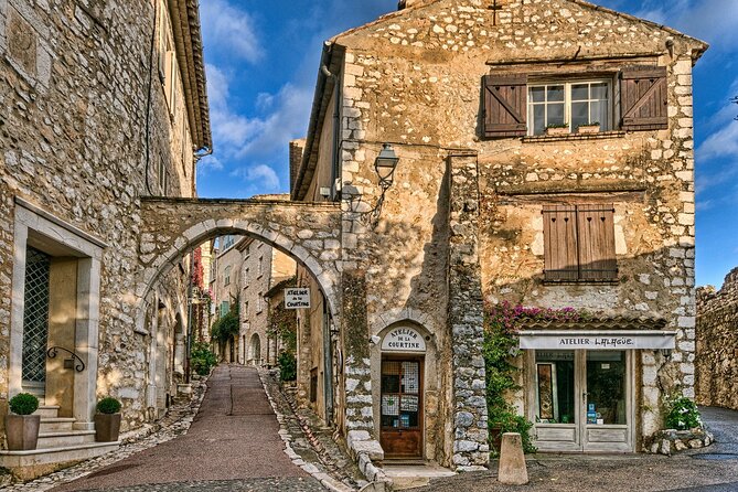 SharedTour to Discover the Pearls of the French Riviera Full Day - Monte-Carlo’s golden square, plus Formula 1 track moments