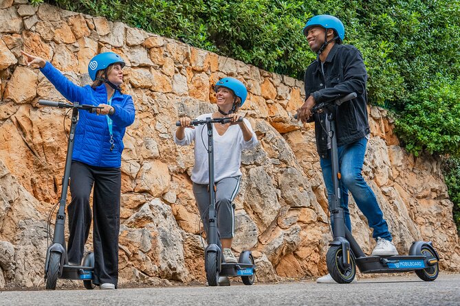 The essentials of Nice by electric scooter 1H30 - #ilovenice: the Bay of Angels viewpoint for easy souvenir photos