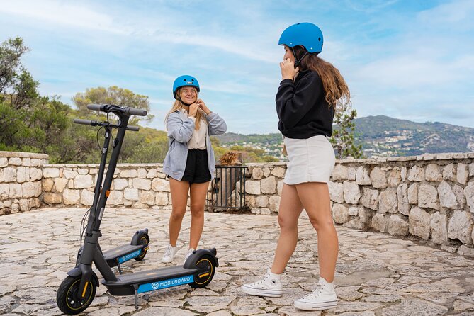 The essentials of Nice by electric scooter 1H30 - Colline du Château: panorama, Castle Park, and a waterfall with history