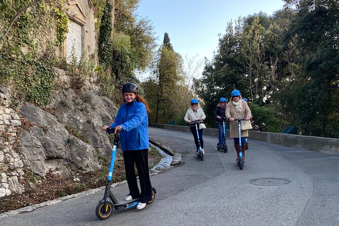 The essentials of Nice by electric scooter 1H30 - Statue of Liberty replica: small, authentic, and surprisingly meaningful