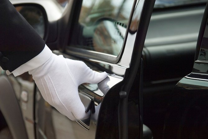 Transfer - Nice Airport> Antibes - The 25 to 35 Minute A8 Drive to Antibes