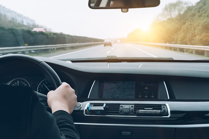 Transfer: Nice City Center to Côte d'Azur Airport(NCE) - Price and value: $42.83 per person, and when it makes sense