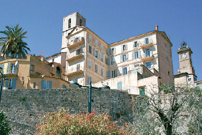 West Coast and Countryside shared & Guided tour from Nice - Tourrettes-sur-Loup: Violet Capital Photo Stop